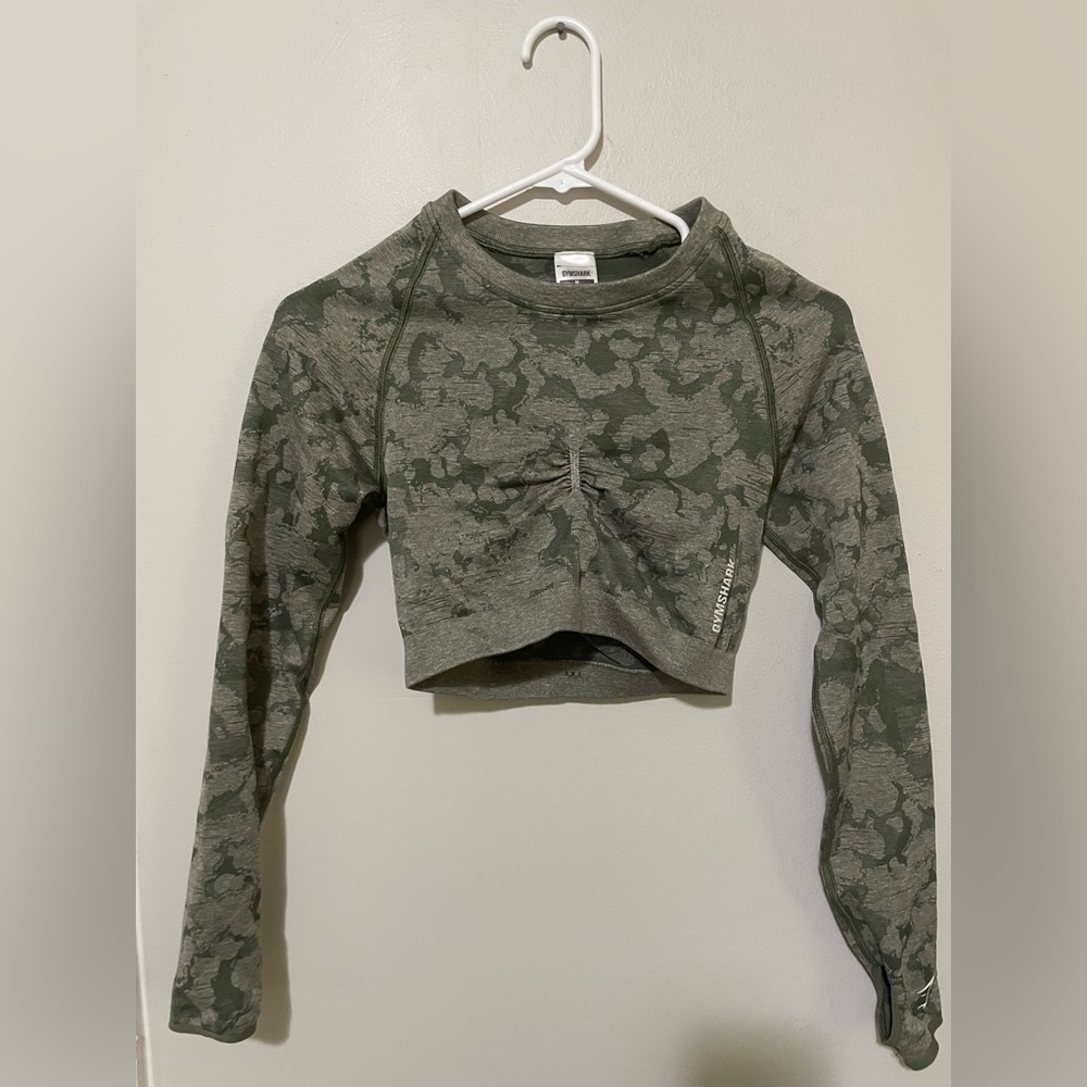 Gymshark Green Camo Adapt long-sleeve top MEDIUM NWOT